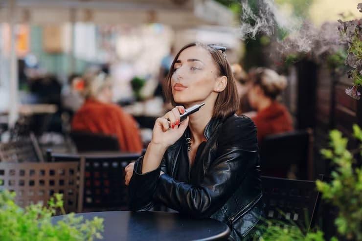 E-Shisha review – electronic cigarette looks like real cigarette with realistic design, performance and buying tips
