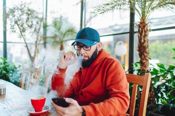 Einweg Vapes and e cigarette allowed in check in baggage explained with practical airline rules and packing tips Einweg Vapes and e cigarette allowed in check in baggage explained with practical airline rules and packing tips