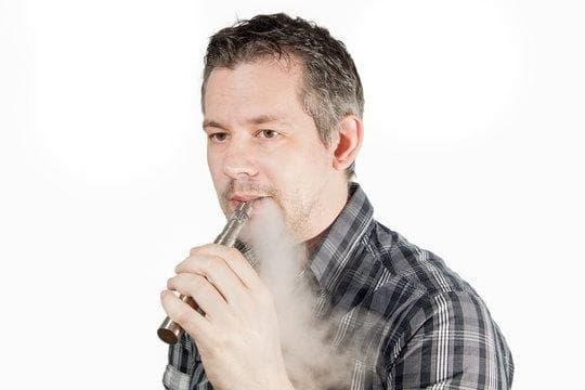 e-cigarety Trends and a Deep Dive into the negatives of e cigarettes Every Smoker Should Know e-cigarety Trends and a Deep Dive into the negatives of e cigarettes Every Smoker Should Know