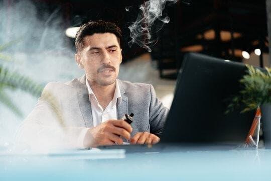 How casino trực tuyến uy tín Operators Navigate cambodia e-cigarette ban law and New Risks for Regional Online Gaming