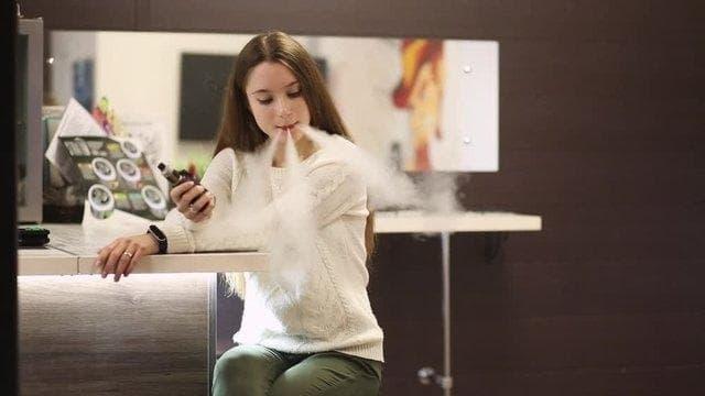 Why trực tiếp bóng đá and smok e cigarette are reshaping fan behavior and public discussion this season
