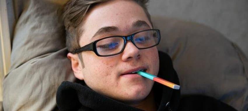 Practical Guide to jednostavne e-cigarete and a Simple e cigarette questionnaire for students to Assess Youth Vaping