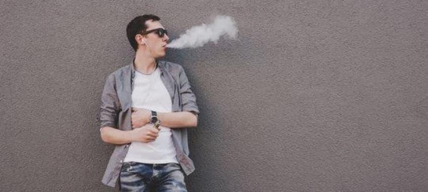 e-cigarettes warning after shocking e cigarette blows up in guys mouth sparks safety debate
