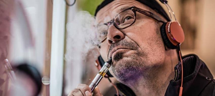 Elektronske Cigarete Meets gold e cigarette Style How Premium Metallic Finishes Are Redefining Vaping Appeal