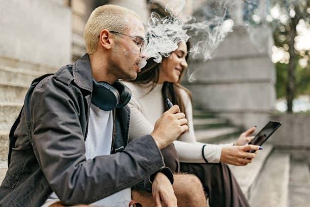 Einweg E-Zigaretten guide and why e-cigarettes vs hookah comparisons matter for modern smokers