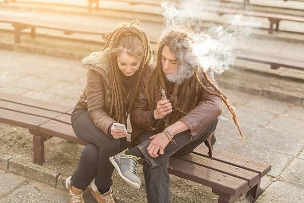 How a vape shop can tackle e cigarettes are harmful claims and educate customers