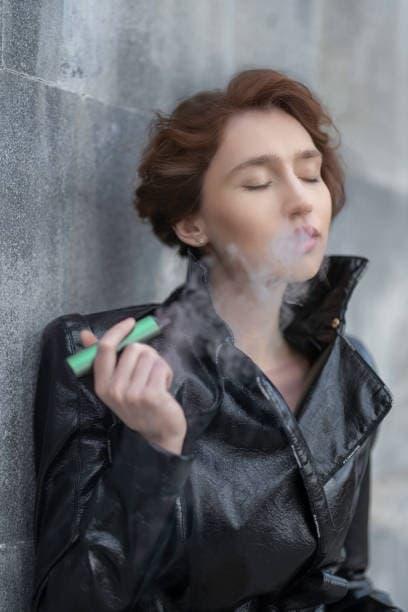 Top Elektronske Cigarete Picks with vivid pictures of electronic cigarettes and expert buying tips