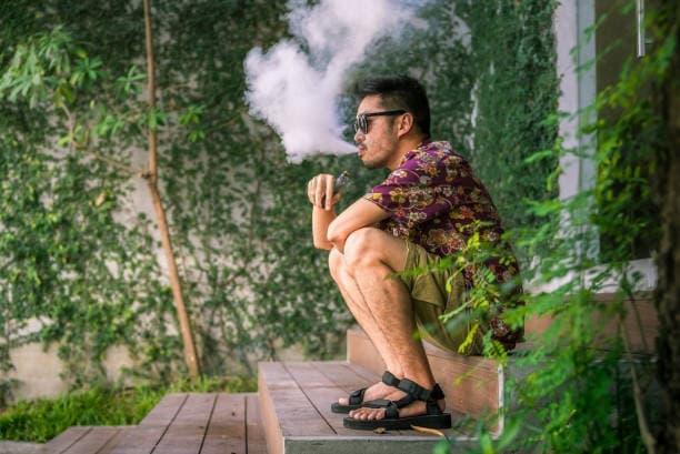 top e-cigarettes to watch in 2025 and how china e cigarette regulation will reshape the global vaping market