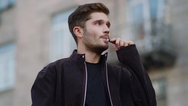 Elektronik Sigara health concerns and a clear guide on why is e cigarettes harmful for users and bystanders